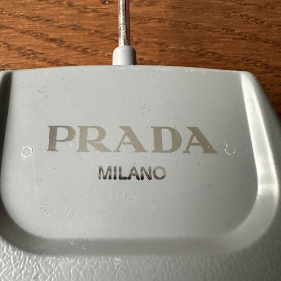Prada hanger - Picture 2 of 3